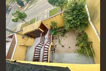 26_photo/94dce56ce1.06254e2798eb0a90-ATLAS-e08a93f5-9a4a-4cf8-aa1b-4305fcfef2d6.jpg de casa à venda com 3 quartos, 240m² em Cajuru, Curitiba