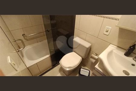 32_photo/94dce56f2b.9f73e101bd22bb98-ATLAS-060fd2d3-dd85-4301-acd1-732b2d855403.jpg de casa à venda com 3 quartos, 101m² em Cajuru, Curitiba