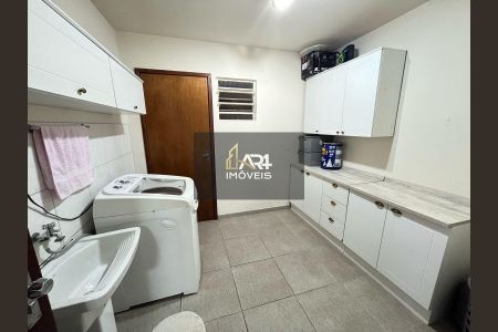 12_photo/94dce571f3.8cbbc6e43ead3576-ATLAS-247ea077-2fc5-4c19-a058-9fe68b2395aa.jpg de casa à venda com 6 quartos, 204m² em Capão da Imbuia, Curitiba