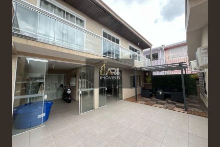 9_photo/94dce571f3.8cbbc6e43ead3576-ATLAS-76d9d213-94e7-495c-b91b-c20e9e98e2e0.jpg de casa à venda com 6 quartos, 204m² em Capão da Imbuia, Curitiba