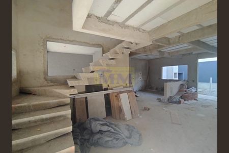 8_photo/94dce57475.7a69ff73eb43ff8d-ATLAS-a87f23ef-59c9-4d53-bc59-bd7f31350167.jpg de casa à venda com 3 quartos, 176m² em Capão da Imbuia, Curitiba
