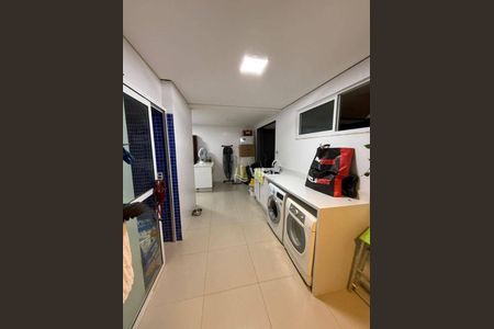 26_photo/94dce5774f.5343c4ed08aabd0a-ATLAS-17cb9beb-d5c4-4e3a-bc77-226275bf5224.jpg de casa à venda com 3 quartos, 150m² em Capão da Imbuia, Curitiba