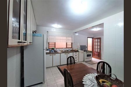 6_photo/94dce57a69.ceff8192393c33de-ATLAS-ccdbe835-ab7f-43e1-88f3-b200cea41616.jpg de casa à venda com 3 quartos, 242m² em Capão da Imbuia, Curitiba