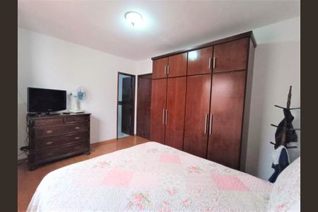 9_photo/94dce57a69.ceff8192393c33de-ATLAS-d2f2f592-1ef9-4fc1-933e-a3b2fbb1737c.jpg de casa à venda com 3 quartos, 242m² em Capão da Imbuia, Curitiba