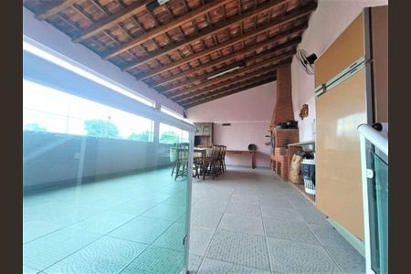 6_photo/94dce57a69.ceff8192393c33de-ATLAS-dd72be0f-e1e9-4a9b-ab6a-6c78e599f7a9.jpg de casa à venda com 3 quartos, 242m² em Capão da Imbuia, Curitiba