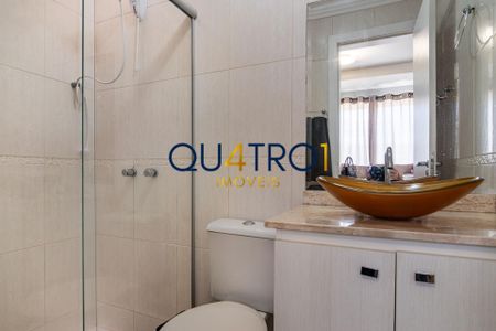 5_photo/94dce57aab.e467a4455404b950-ATLAS-f3fd4fc3-ffa3-4f9a-9fcc-e5c6d3e4c741.jpg de casa à venda com 3 quartos, 160m² em Capão da Imbuia, Curitiba