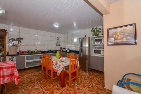 5_photo/94dce57bb1.50e5445118cb04be-ATLAS-88f7703a-0eb3-4e07-9af4-7a8f59d34b68.jpg de casa à venda com 5 quartos, 218m² em Capão da Imbuia, Curitiba