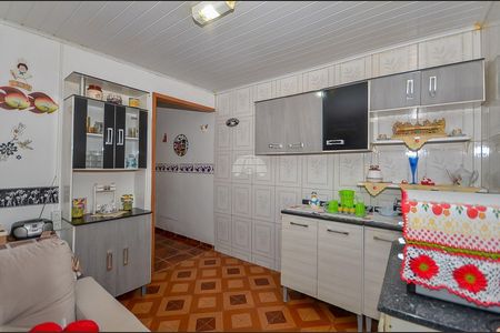 6_photo/94dce57bb1.50e5445118cb04be-ATLAS-bb52cbed-aba5-4dc4-89ad-5b6f1284ebdb.jpg de casa à venda com 5 quartos, 218m² em Capão da Imbuia, Curitiba
