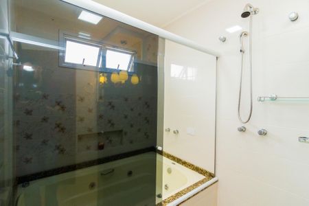 10_photo/94dce57ccd.15b06309d13b5dee-ATLAS-3a65e9be-27a6-4cac-86ad-2ee44606c367.jpg de casa à venda com 4 quartos, 268m² em Capão da Imbuia, Curitiba