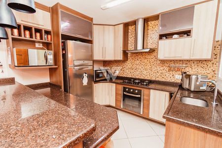 3_photo/94dce57ccd.15b06309d13b5dee-ATLAS-92bd92f0-452a-4fcc-aaec-6bd81534d4cb.jpg de casa à venda com 4 quartos, 268m² em Capão da Imbuia, Curitiba