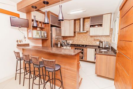 6_photo/94dce57ccd.15b06309d13b5dee-ATLAS-a428ddfd-2ea0-409b-ade8-4c2cc7364dad.jpg de casa à venda com 4 quartos, 268m² em Capão da Imbuia, Curitiba