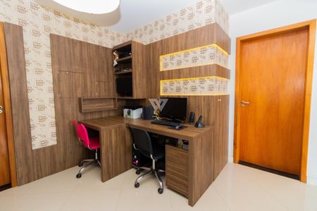 2_photo/94dce57ccd.15b06309d13b5dee-ATLAS-e37cd695-1c23-46bb-bb4c-66f1ec41d47f.jpg de casa à venda com 4 quartos, 268m² em Capão da Imbuia, Curitiba