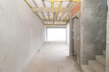 5_photo/94dce57da3.2d164d10675090a0-ATLAS-e3fcf87e-2c7b-49a5-933e-eb4d0f36e11c.jpg de casa à venda com 3 quartos, 231m² em Capão da Imbuia, Curitiba