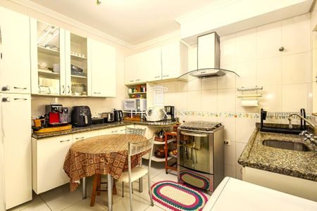 7_photo/94dce5816d.a35d824f3af3fba0-ATLAS-527e53cf-da5f-4c3d-bcca-7e0117b2ca9d.jpg de casa à venda com 4 quartos, 140m² em Bairro Alto, Curitiba