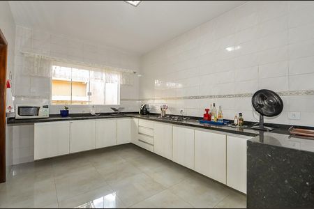 45_photo/94dce586f9.b9fa56e5fee19a34-ATLAS-53b869d8-0044-41ab-8961-a97f2c404e75.jpg de casa à venda com 5 quartos, 358m² em Bairro Alto, Curitiba