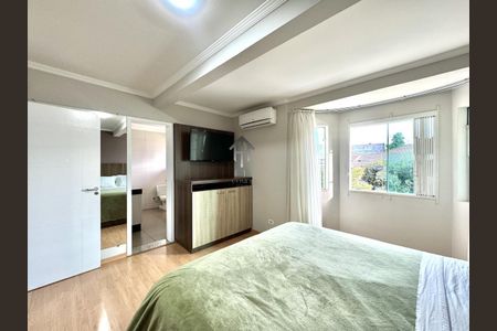 10_photo/94dce58725.09000a4fa51e2841-ATLAS-e3999370-bde1-490c-8b21-af3d7c94e7c4.jpg de casa à venda com 4 quartos, 242m² em Bairro Alto, Curitiba