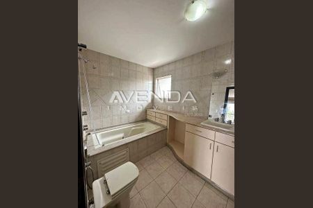 10_photo/94dce589db.3aed5bbd04158097-ATLAS-8abbd054-4f22-4120-a10e-b18c0cfd66dc.jpg de casa à venda com 3 quartos, 320m² em Bairro Alto, Curitiba