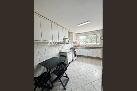 4_photo/94dce589db.3aed5bbd04158097-ATLAS-e9e0b291-1f10-474c-82bc-c7f7e87cda79.jpg de casa à venda com 3 quartos, 320m² em Bairro Alto, Curitiba