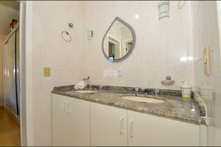 47_photo/94dce58e5d.998e17c0ad9a15de-ATLAS-ca05b442-1b61-4c25-a981-68df941cdd47.jpg de casa à venda com 4 quartos, 334m² em Bairro Alto, Curitiba