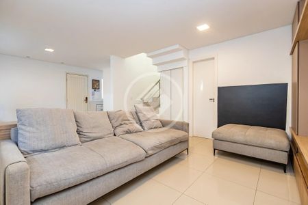 5_photo/94dce58f91.15907772e15a11a5-ATLAS-2dc034b4-86b2-4e70-b98b-8b80292e08d5.jpg de casa de condomínio à venda com 3 quartos, 94m² em Bairro Alto, Curitiba