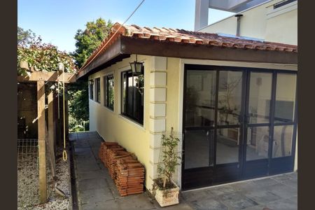 4_photo/94dce58fc1.2bea4a0de6d30832-ATLAS-5774298a-e979-4c35-82ce-0f075f1a818a.jpg de casa à venda com 4 quartos, 245m² em Tarumã, Curitiba