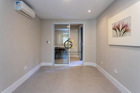 2_photo/94dce59fcd.aef4de6394ba8e6d-ATLAS-090bc25b-a608-433f-93cd-309f8e5f1846.jpg de casa à venda com 4 quartos, 130m² em Tarumã, Curitiba