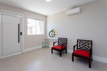 4_photo/94dce59fcd.aef4de6394ba8e6d-ATLAS-a1e5b1e7-128e-4919-8e3c-990d40483393.jpg de casa à venda com 4 quartos, 130m² em Tarumã, Curitiba