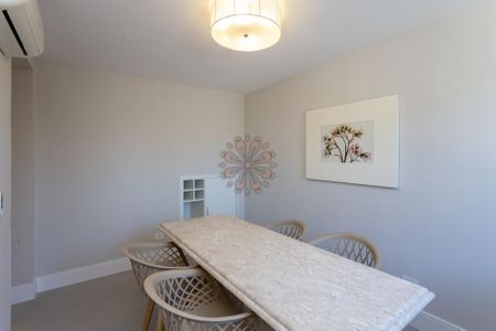 23_photo/94dce59fd3.aef4de6394ba8e6d-ATLAS-4a3c21c0-4b93-486d-9277-5a8d04e387f3.jpg de casa à venda com 4 quartos, 130m² em Tarumã, Curitiba