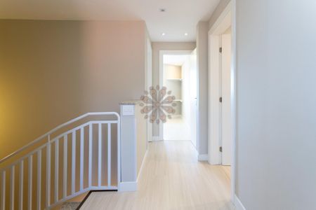 30_photo/94dce59fd3.aef4de6394ba8e6d-ATLAS-6281b69e-fb52-49c3-ae62-7848b272246a.jpg de casa à venda com 4 quartos, 130m² em Tarumã, Curitiba