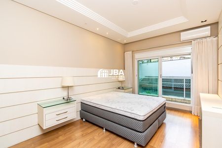 7_photo/94dce5a07b.69d57534b93d34f5-ATLAS-0ca6fb7b-3215-414f-81ae-b893147043fb.jpg de casa para alugar com 3 quartos, 300m² em Cristo Rei, Curitiba