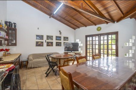 37_photo/94dce5a0e3.98aa73114e05fd3e-ATLAS-d29237f2-0847-449e-ab63-2643b5cd3c58.jpg de casa à venda com 3 quartos, 182m² em Tarumã, Curitiba