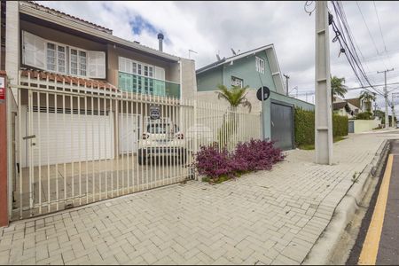 43_photo/94dce5a0e3.98aa73114e05fd3e-ATLAS-fa8c475a-461d-44fb-96e0-65a16496e68b.jpg de casa à venda com 3 quartos, 182m² em Tarumã, Curitiba