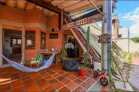 10_photo/94dce5a0e9.958ab4e2955fd321-ATLAS-b9308fcb-4242-4f4b-b3ce-4aefeec42008.jpg de casa à venda com 4 quartos, 322m² em Tarumã, Curitiba