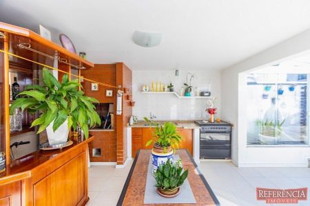 18_photo/94dce5a177.5201f2b37237fe26-ATLAS-d613ffc9-725e-401b-a93f-85e977930c1a.jpg de casa à venda com 3 quartos, 190m² em Tarumã, Curitiba