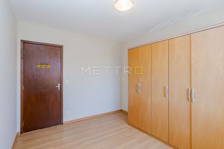 7_photo/94dce5a1a7.a9e2d09163b66a55-ATLAS-2bc99f1d-9bd1-4e81-8627-520658886d80.jpg de casa à venda com 3 quartos, 188m² em Tarumã, Curitiba