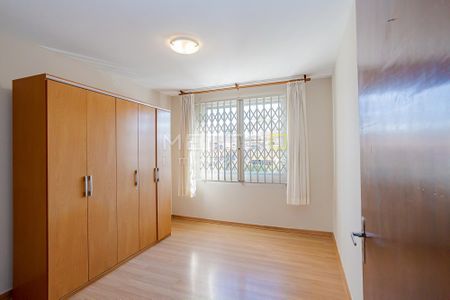 11_photo/94dce5a1a7.a9e2d09163b66a55-ATLAS-75aa0065-bf4e-47be-8d75-6a7c637f58ad.jpg de casa à venda com 3 quartos, 188m² em Tarumã, Curitiba