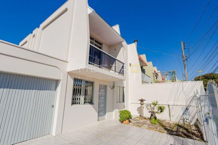 31_photo/94dce5a1a7.a9e2d09163b66a55-ATLAS-79fbff71-b440-4184-998e-a054d2c2a598.jpg de casa à venda com 3 quartos, 188m² em Tarumã, Curitiba