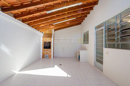 26_photo/94dce5a1a7.a9e2d09163b66a55-ATLAS-9e080985-d6b1-40ba-97d2-0b202c66158a.jpg de casa à venda com 3 quartos, 188m² em Tarumã, Curitiba