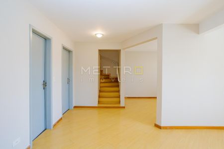 8_photo/94dce5a1a7.a9e2d09163b66a55-ATLAS-e3571bba-a055-4d2d-8da5-20f23c29f61b.jpg de casa à venda com 3 quartos, 188m² em Tarumã, Curitiba