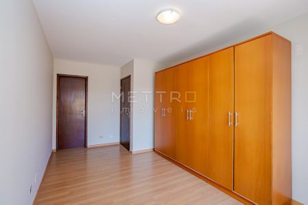 17_photo/94dce5a1a7.a9e2d09163b66a55-ATLAS-fa5124a2-df05-447a-95da-b1bc5dc0e128.jpg de casa à venda com 3 quartos, 188m² em Tarumã, Curitiba