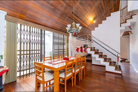 4_photo/94dce5a737.26a6c0594c64ae71-ATLAS-254d9d87-24f2-4541-a314-9ee555f0d16e.jpg de casa à venda com 4 quartos, 271m² em Tarumã, Curitiba