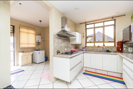 16_photo/94dce5a737.26a6c0594c64ae71-ATLAS-b136d00c-d62f-44e3-bcf9-a32aefbc8c3e.jpg de casa à venda com 4 quartos, 271m² em Tarumã, Curitiba