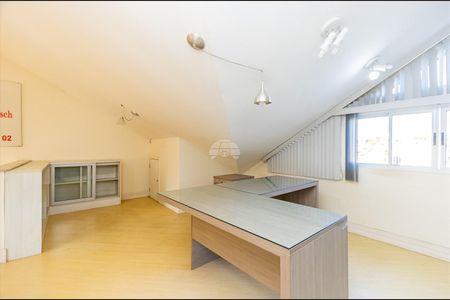 1_photo/94dce5a74f.ad9b306b4aaf24ae-ATLAS-007c0c02-a3e1-49b9-9a8e-a1f4865a12f6.jpg de casa à venda com 3 quartos, 197m² em Cristo Rei, Curitiba