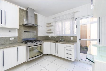 4_photo/94dce5a74f.ad9b306b4aaf24ae-ATLAS-0e4fdd08-81c2-4df2-885b-a3030a0423d7.jpg de casa à venda com 3 quartos, 197m² em Cristo Rei, Curitiba