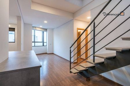 4_photo/94dce5a835.d8be4e8a7d39303e-ATLAS-f5f46e42-7a96-4305-8d75-a6bff5d46fb3.jpg de apartamento à venda com 3 quartos, 142m² em Cristo Rei, Curitiba