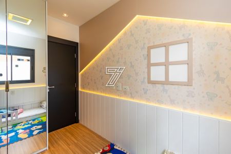 8_photo/94dce5a853.79da9cb8eaccb6b1-ATLAS-708245cb-2fe0-4f7f-b25a-b1a77dcc8b06.jpg de apartamento à venda com 3 quartos, 180m² em Cristo Rei, Curitiba