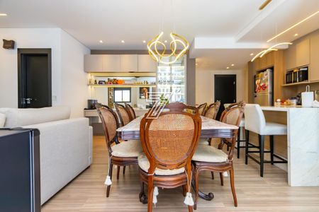 4_photo/94dce5a853.79da9cb8eaccb6b1-ATLAS-7482dc16-af71-45d7-a8bf-d2d2313c2c16.jpg de apartamento à venda com 3 quartos, 180m² em Cristo Rei, Curitiba