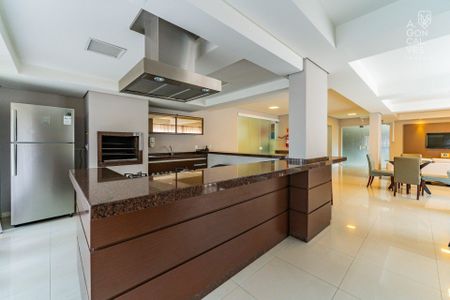 17_photo/94dce5a947.88456cfd7eacd513-ATLAS-10cf8bfd-cc85-43ff-85f7-f972ffbf89b8.jpg de apartamento à venda com 3 quartos, 240m² em Cristo Rei, Curitiba