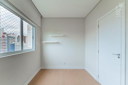 8_photo/94dce5a947.88456cfd7eacd513-ATLAS-1c4612e6-d2bb-4727-81e0-af7bc9a06136.jpg de apartamento à venda com 3 quartos, 240m² em Cristo Rei, Curitiba