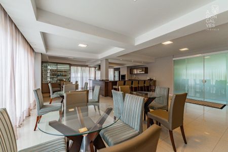 18_photo/94dce5a947.88456cfd7eacd513-ATLAS-b698e947-a2fd-48c0-a9ce-ebcd6e3bb7e9.jpg de apartamento à venda com 3 quartos, 240m² em Cristo Rei, Curitiba